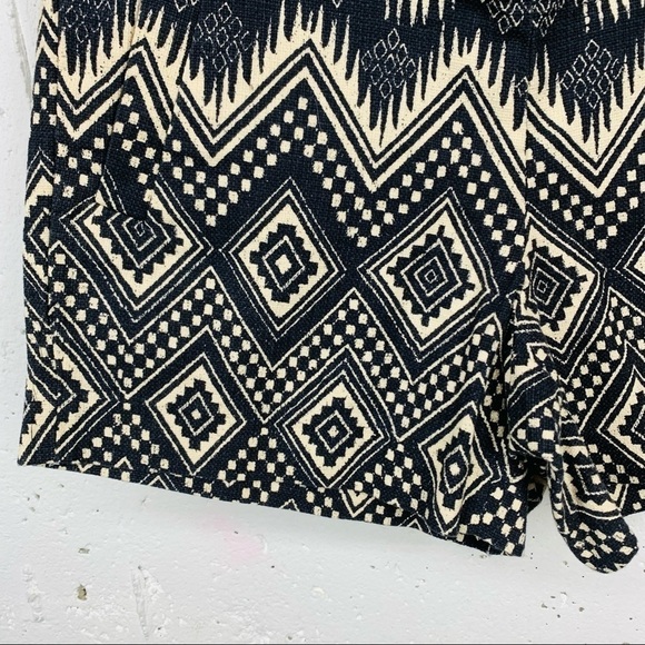 J.Crew Size 4 Black & Cream Chevron Ikat Print Shorts - Picture 4 of 9